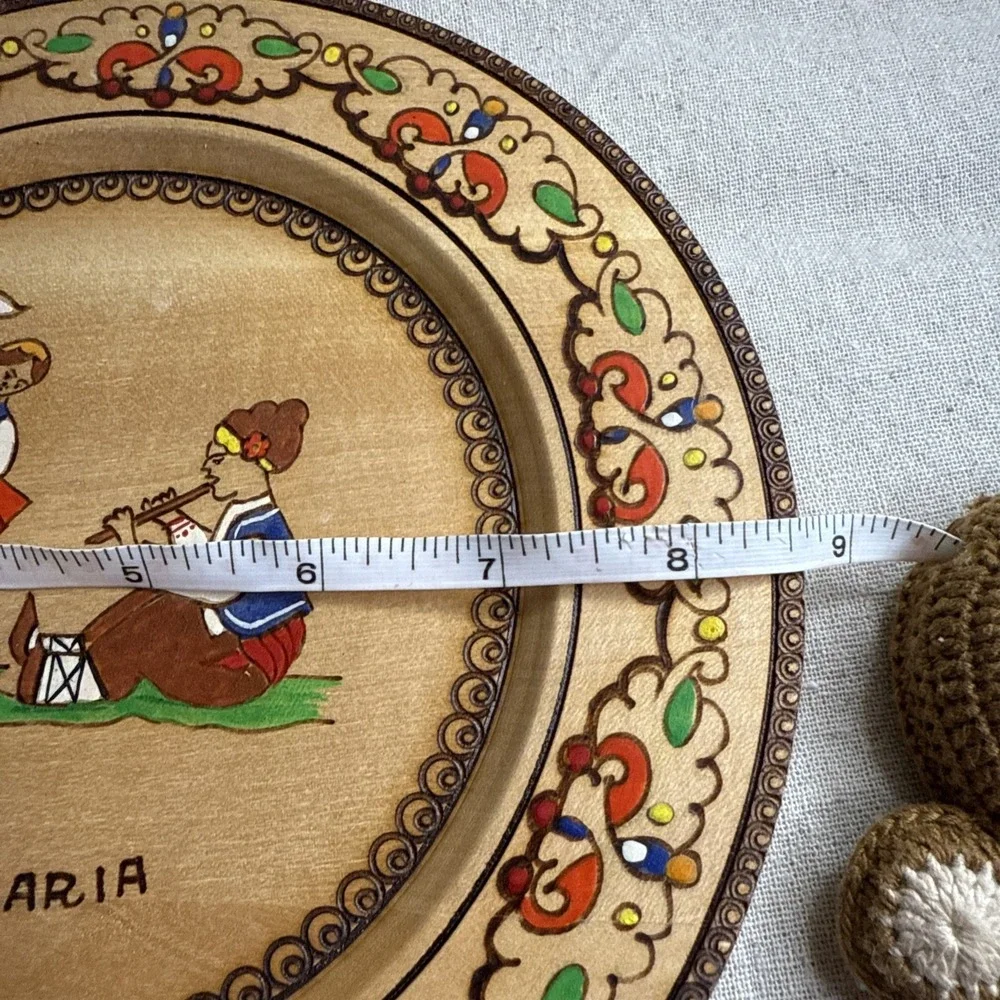 Vintage Wooden Hand carved\Painted Decor Plate Wall Hanging Folk BULGARIA‎